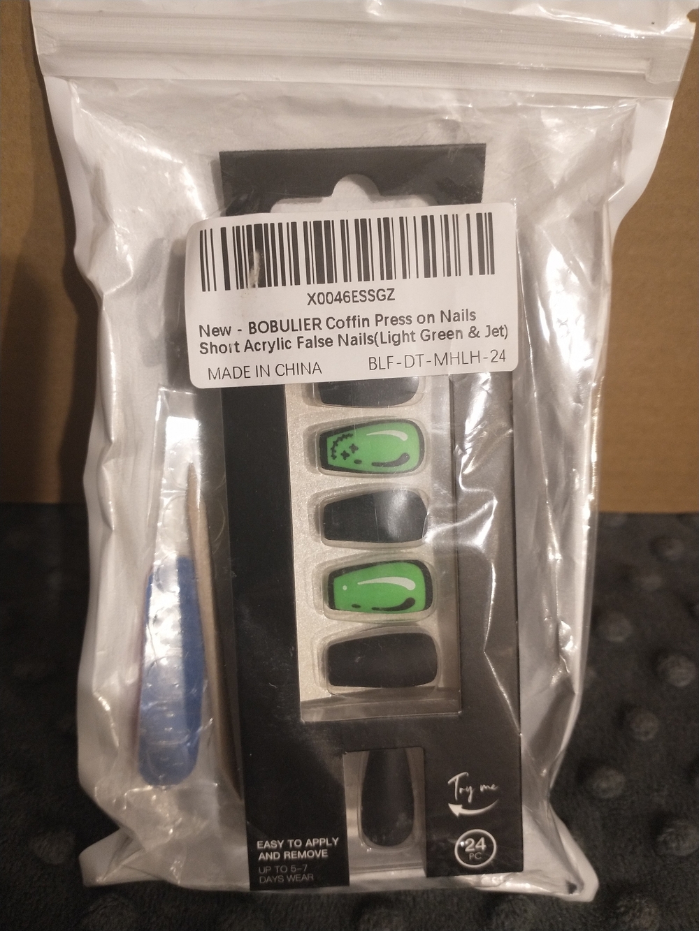 NEW - Bobulier Coffin Press-On Acrylic False Nails Light Green & Jet Black 24pk